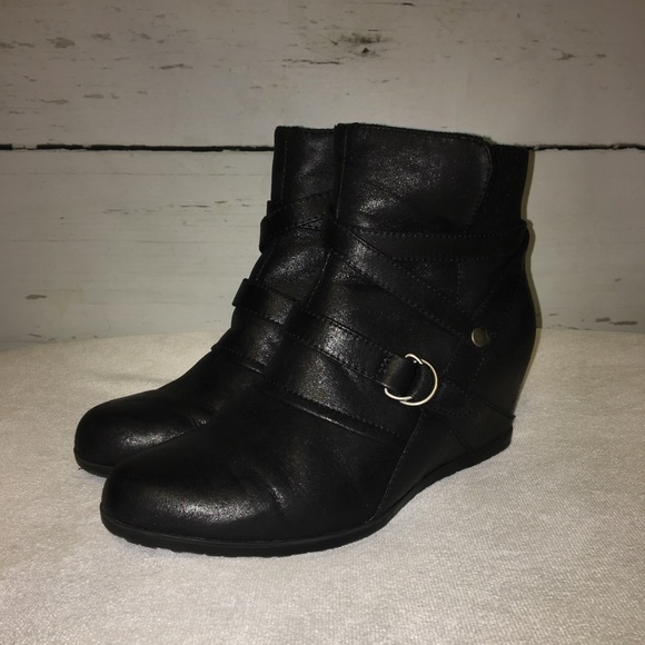 bare traps tea wedge bootie